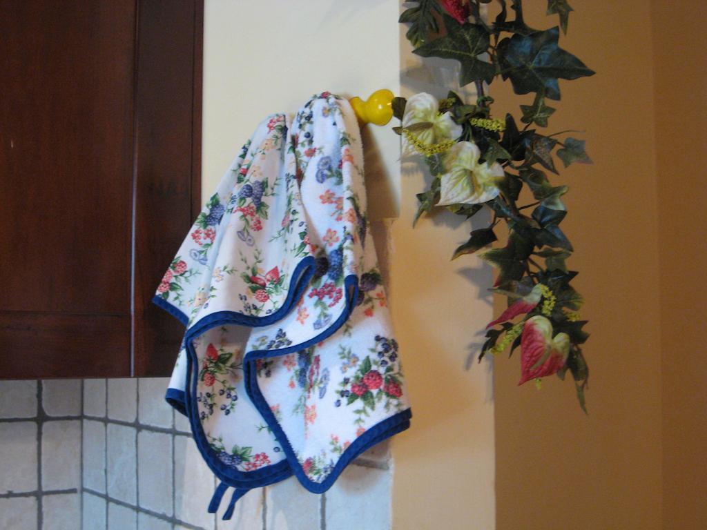 Il Podere Del Falco Assise Chambre photo